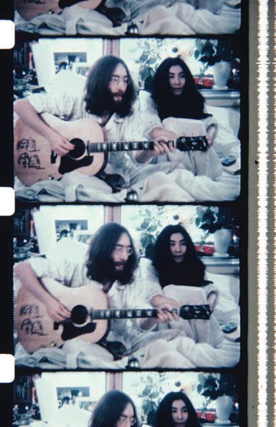 Jonas Mekas, “John & Yoko BEDIN FOR PEACE, Montreal, May 26, 1969” (2013, archival photographic print). PHOTO COURTESY OF DEBORAH COLTON GALLERY